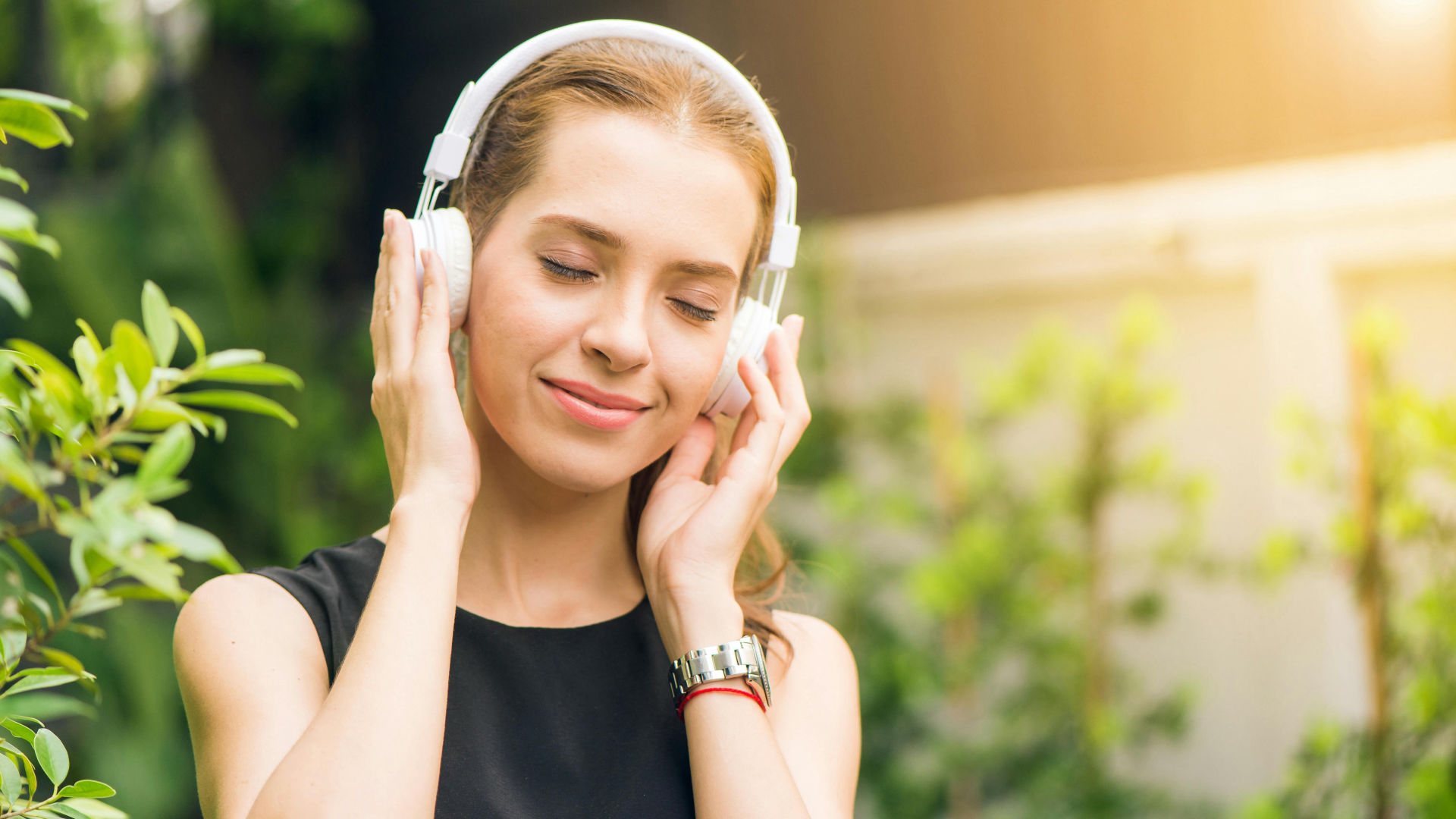 Here are 5 must-listen pop & urban music covers in 2025 !