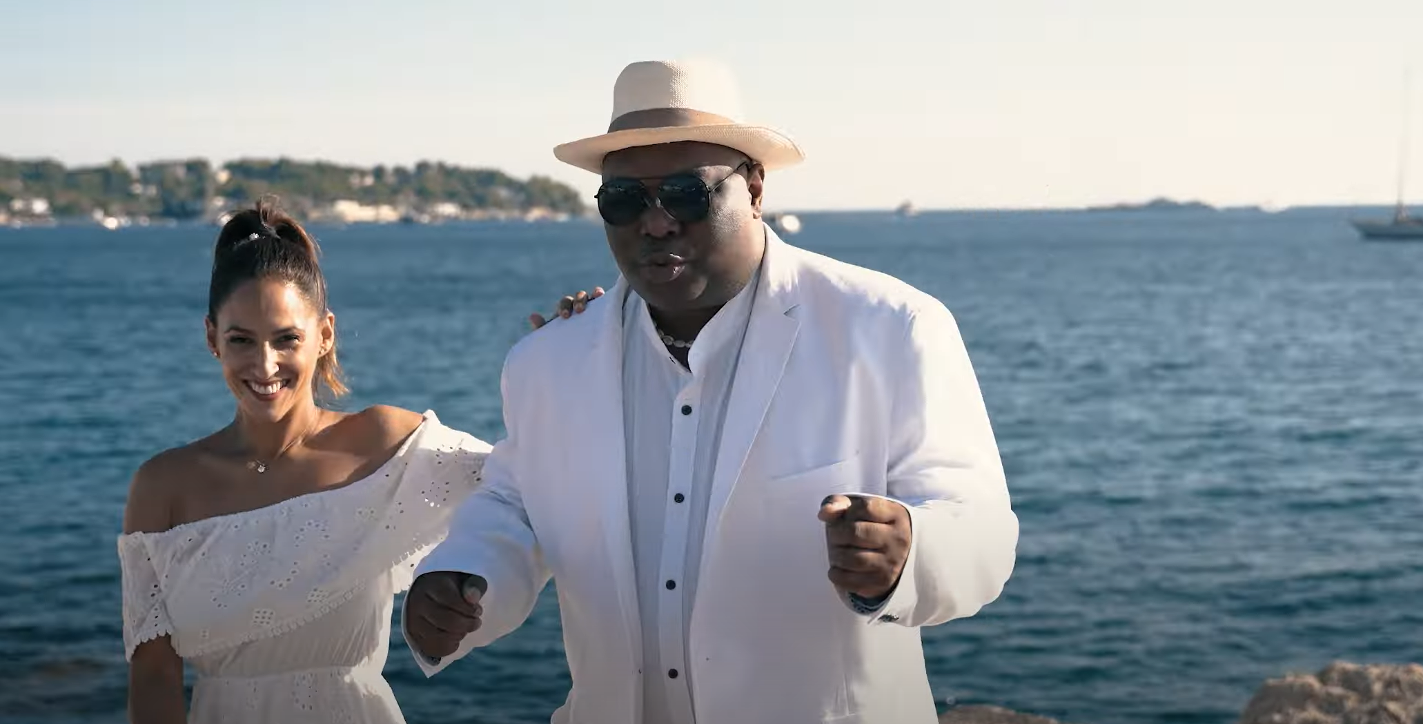 🇨🇲 Eitel Ferdinand MEVA Brille « Sous le soleil de Juan-les-Pins »